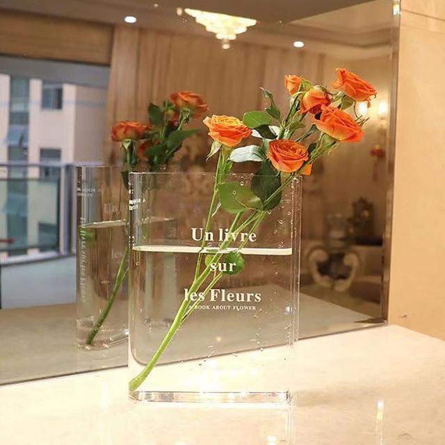 Clear Book vase – Basic Outline Interiors